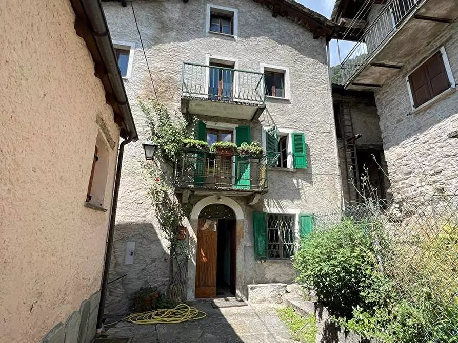 Immagine 1 di Casa indipendente in vendita  in Pianazzola a Chiavenna