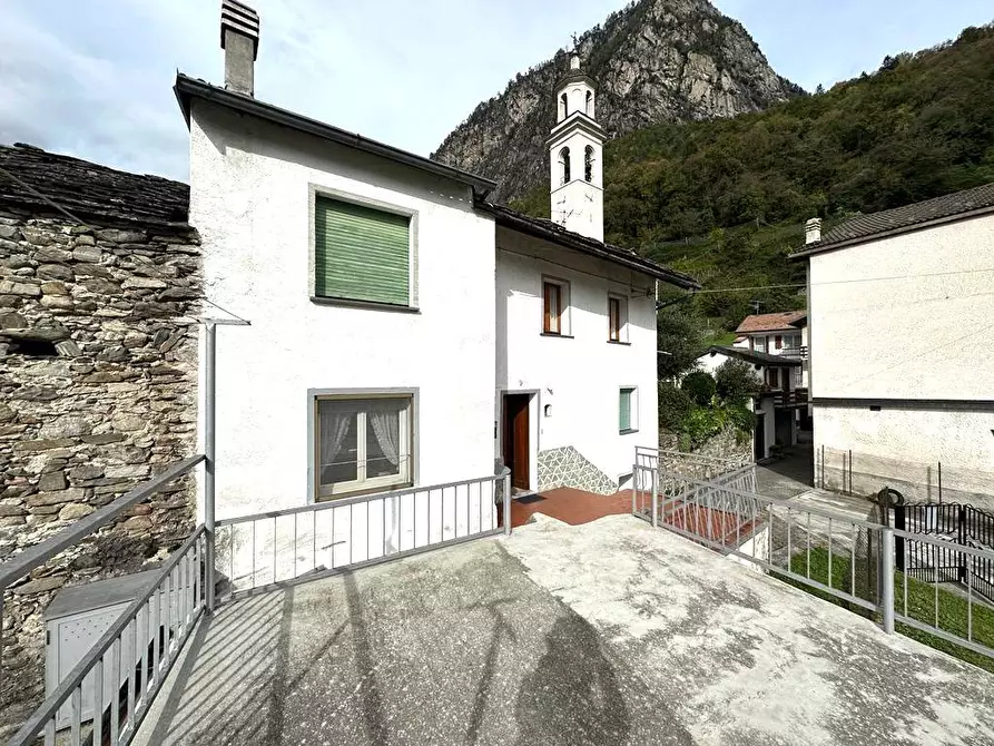 Immagine 1 di Casa indipendente in vendita  in Via Alla Chiesa a Chiavenna