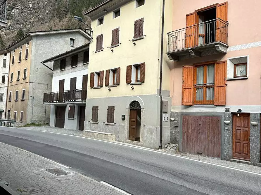 Immagine 1 di Appartamento in vendita  in Via Pietra a Campodolcino
