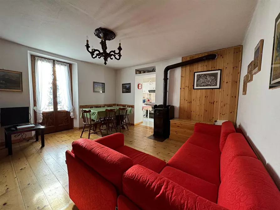 Immagine 1 di Appartamento in vendita  in Via delle soste a Campodolcino