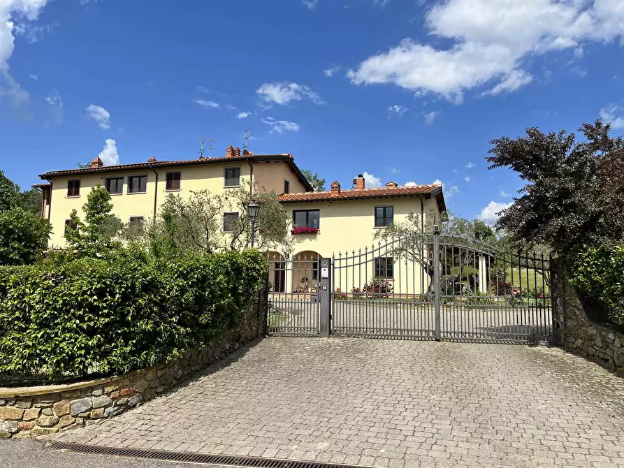 Immagine 1 di Villa in vendita  in via poggilupi a Terranuova Bracciolini