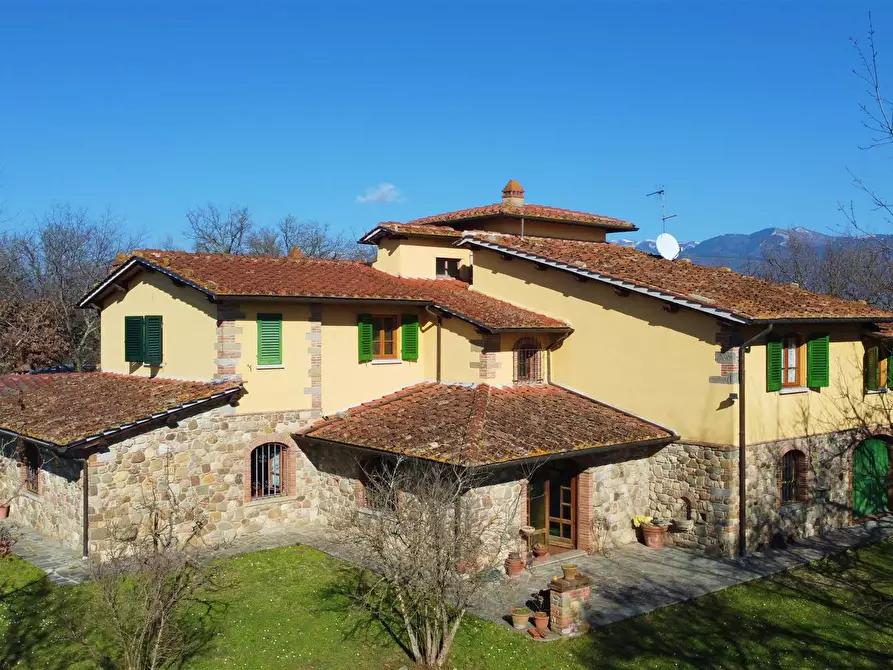 Immagine 1 di Villa in vendita  in FRAZIONE TASSO a Terranuova Bracciolini
