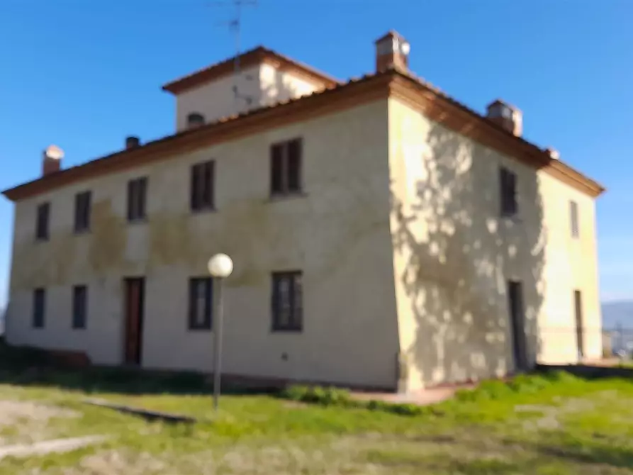 Immagine 1 di Villa in vendita  a Poggibonsi