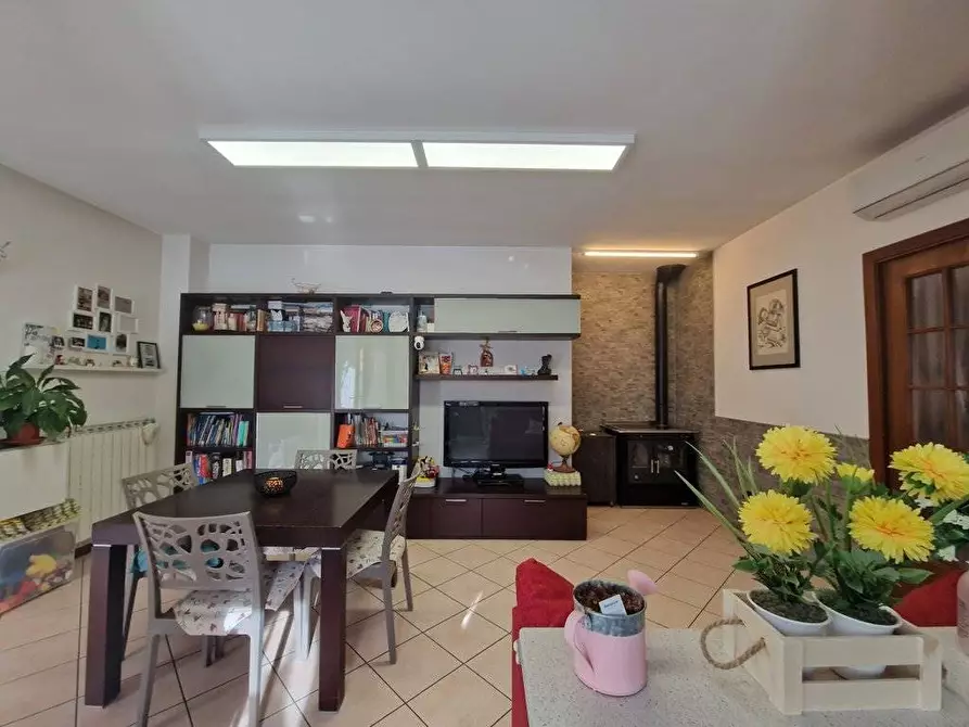 Immagine 1 di Appartamento in vendita  in Via Lazio a Spello