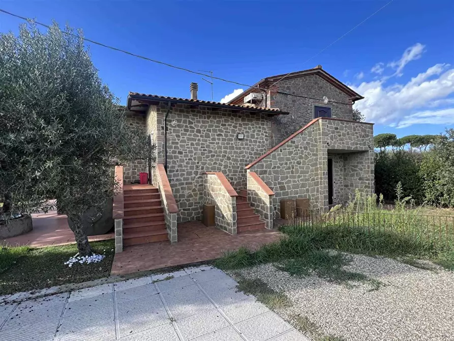 Immagine 1 di Villa in vendita  in Case sparse Terontola a Cortona