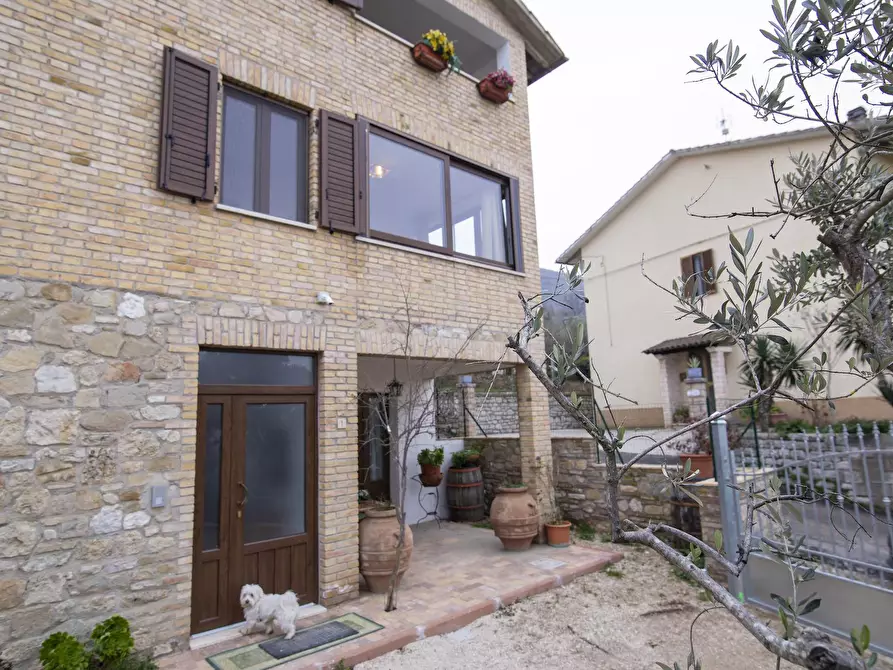 Immagine 1 di Casa indipendente in vendita  in Via Fosso Rosceto a Assisi