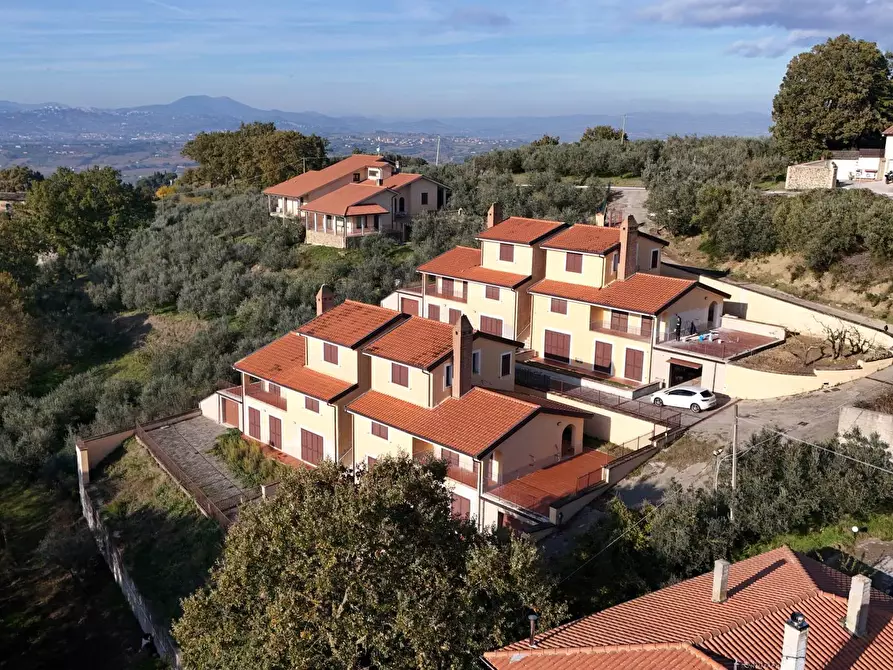 Immagine 1 di Villa in vendita  in Via Cinque Cerri a Bettona