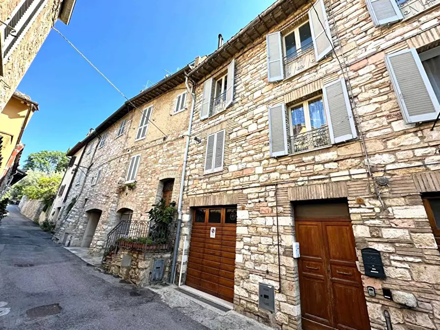 Immagine 1 di Appartamento in vendita  in Via degli Acquedotti a Assisi