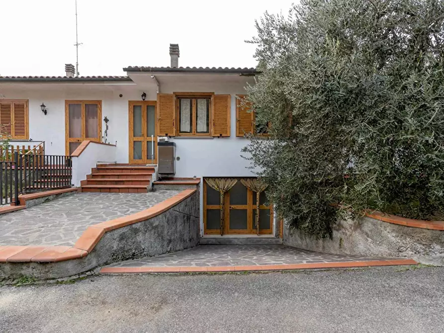 Immagine 1 di Villa in vendita  in VIA FAUSTO COPPI a Crespina Lorenzana