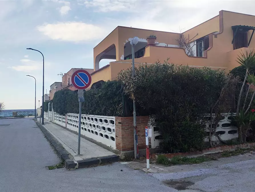 Immagine 1 di Villa in vendita  a Rometta