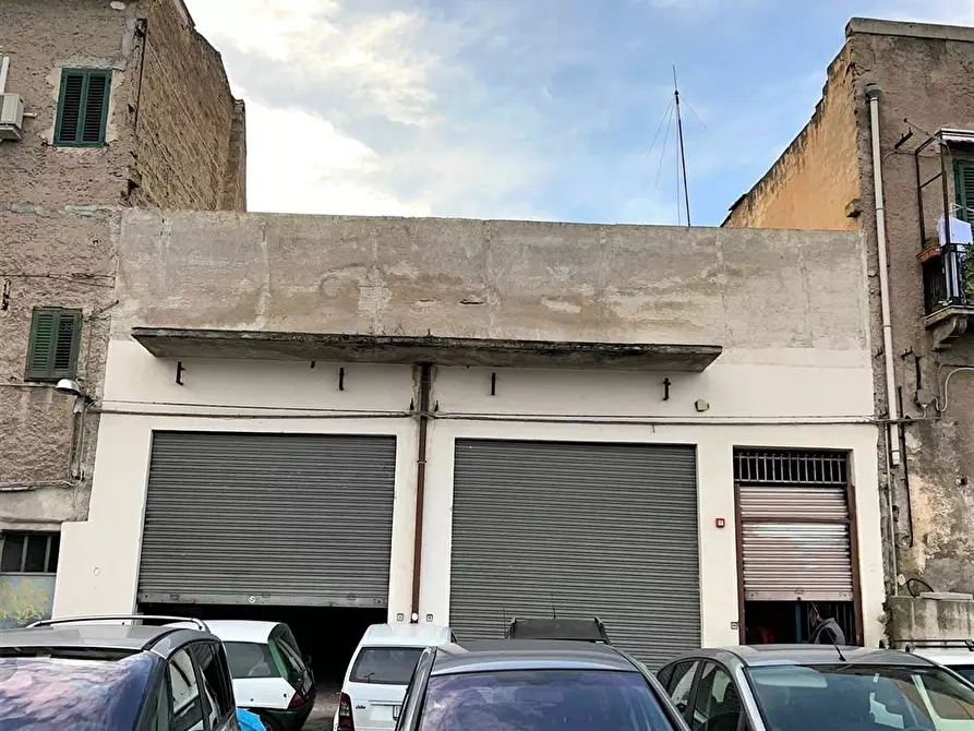 Immagine 1 di Posto auto in vendita  in Via Decollati a Palermo