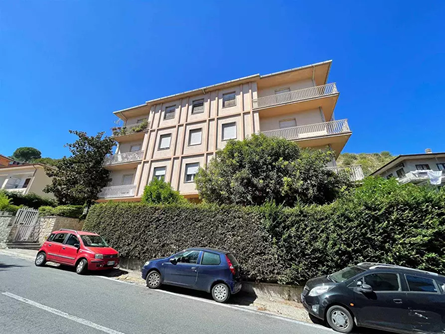 Immagine 1 di Appartamento in vendita  in via Costa a Altilia