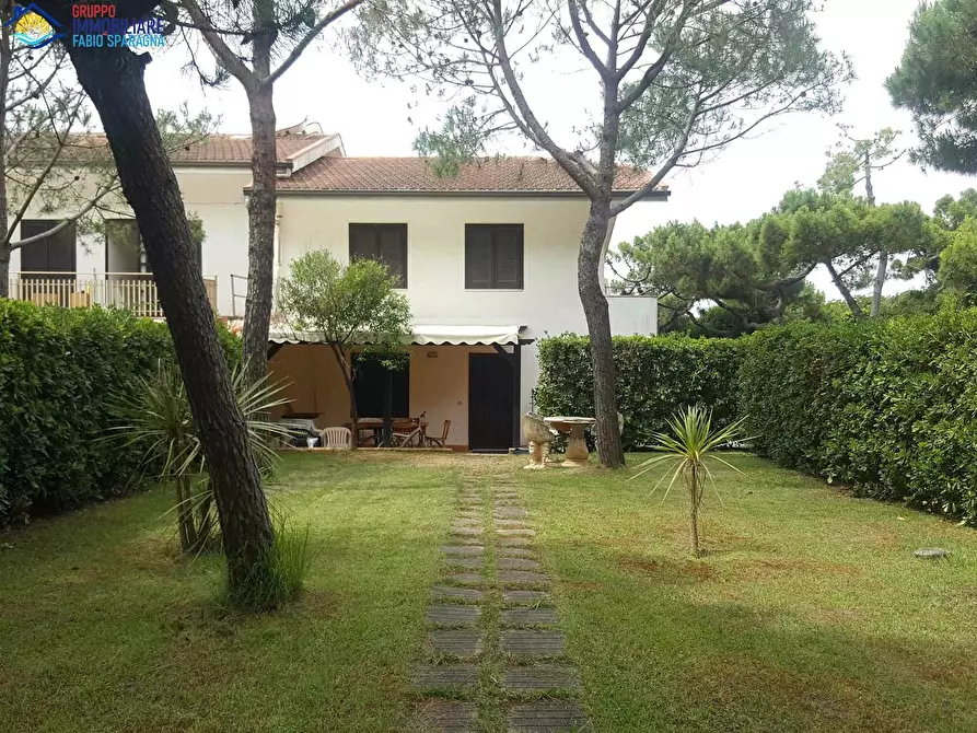 Immagine 1 di Villa in vendita  in VIA DEL ROVETO a Sessa Aurunca