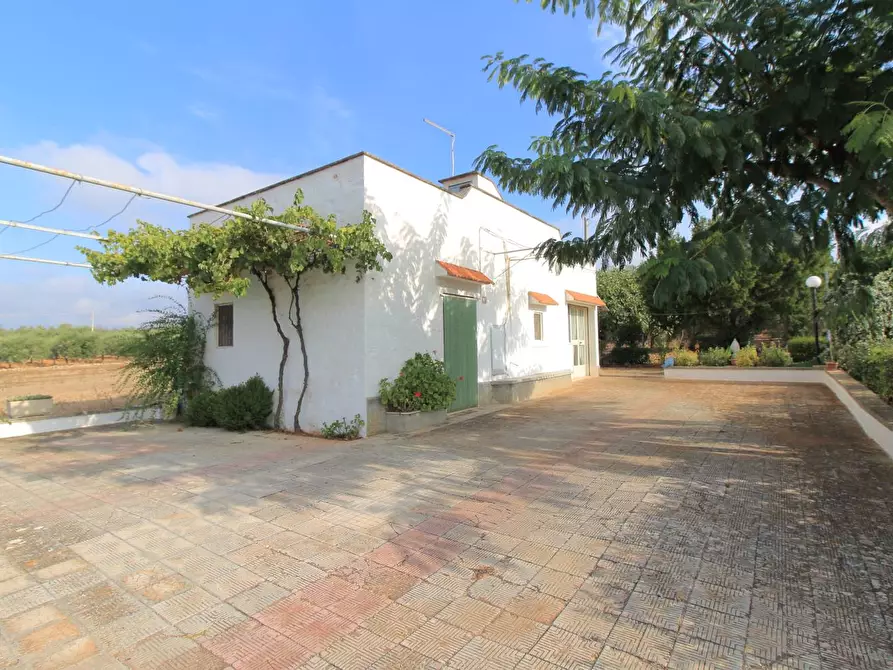 Immagine 1 di Villa in vendita  in Contrada Ciurbino a Ostuni