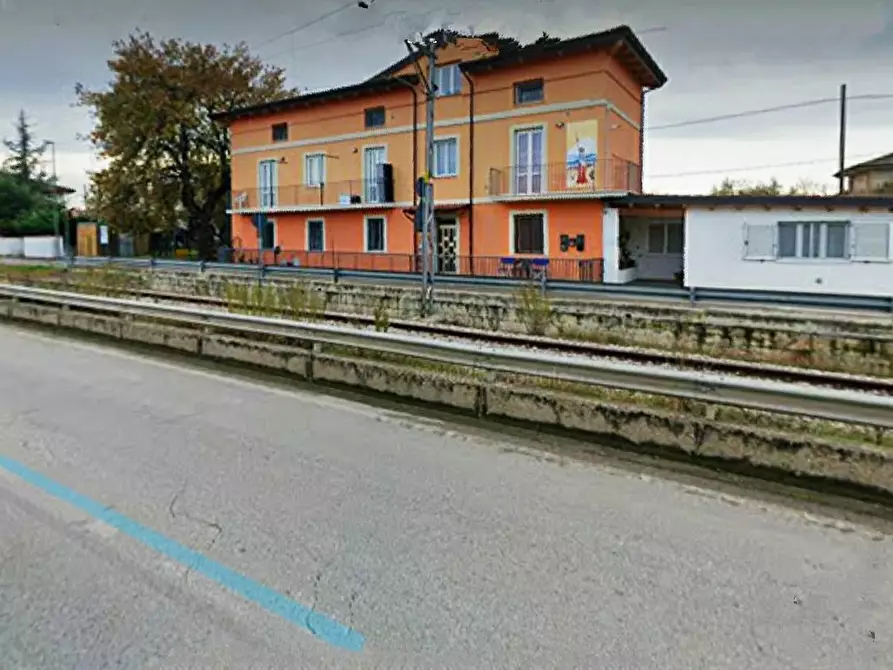 Immagine 1 di Palazzo in vendita  in Via Paglieroni, a Arielli