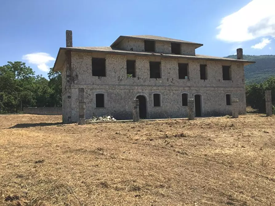 Immagine 1 di Villa in vendita  a Aiello Del Sabato