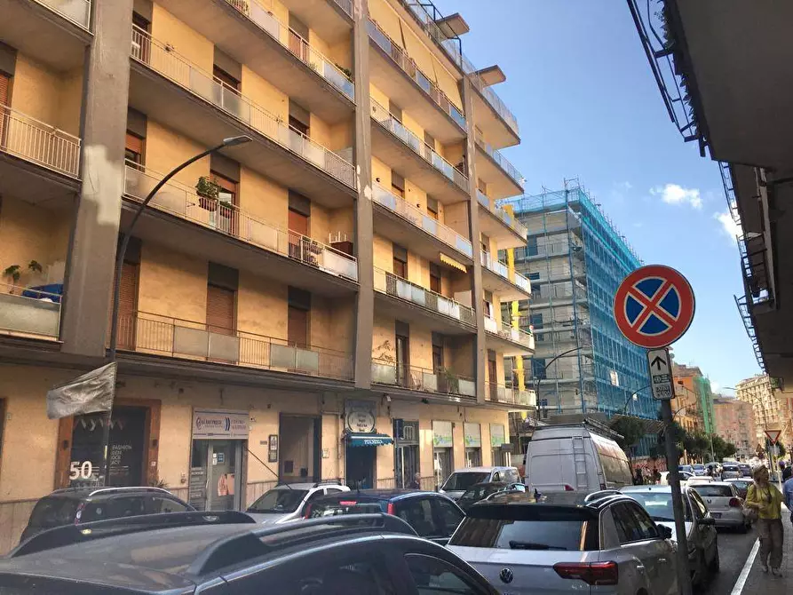 Immagine 1 di Locale commerciale in vendita  in Via Capozzi a Avellino