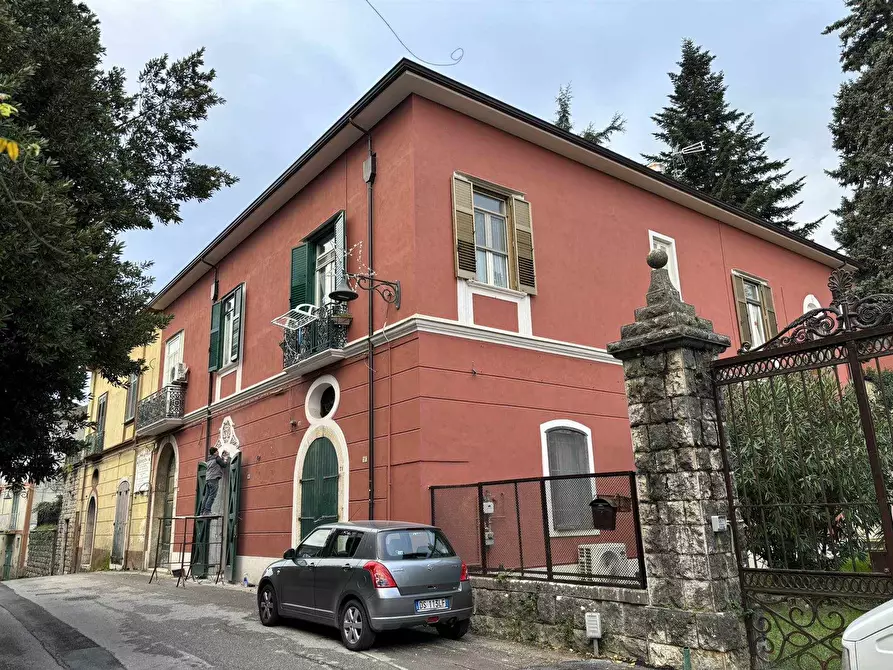 Immagine 1 di Villa in vendita  in Via San Rocco a Aiello Del Sabato