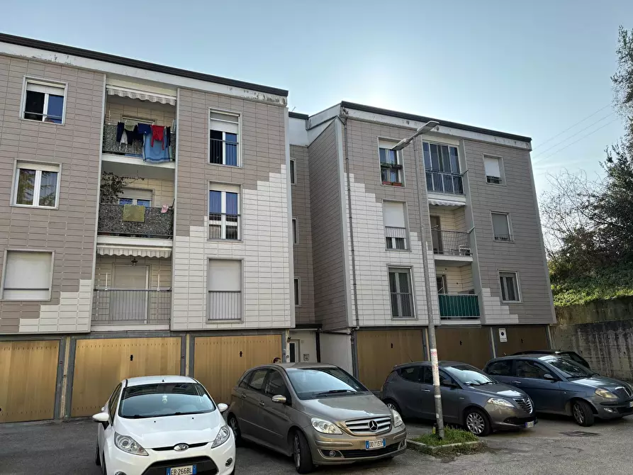 Immagine 1 di Appartamento in vendita  in Via Giulio Acciani a Avellino