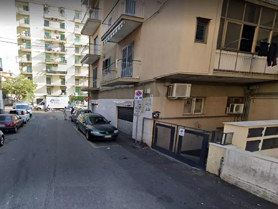 Immagine 1 di Locale commerciale in vendita  in via giuseppe mazzaglia a Catania