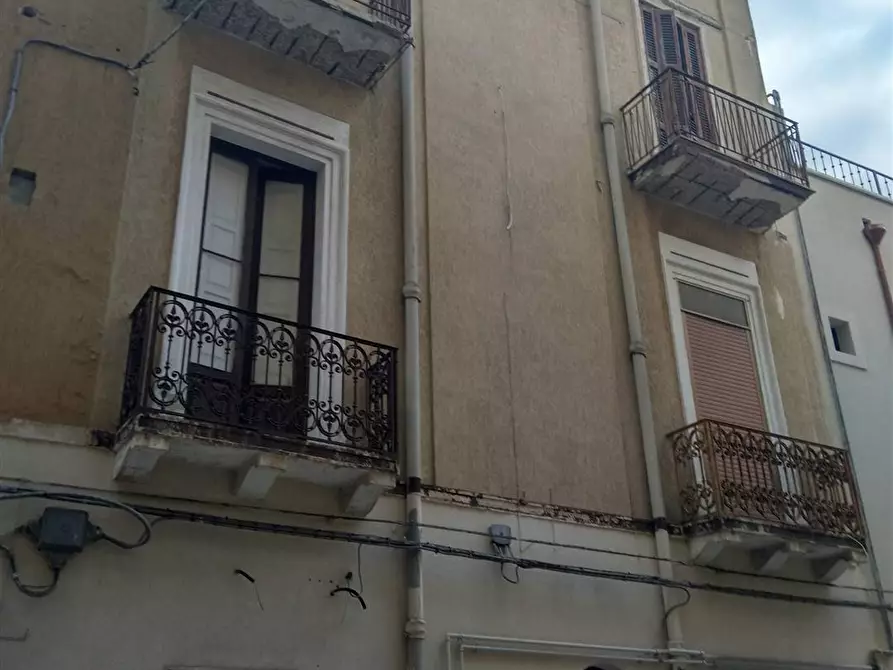Immagine 1 di Palazzo in vendita  a Brindisi