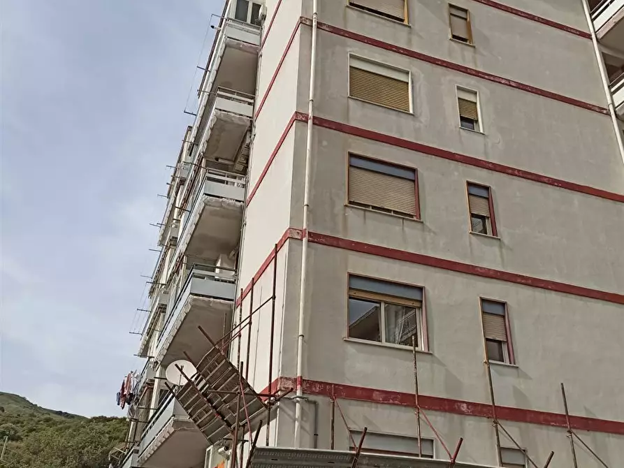 Immagine 1 di Appartamento in vendita  in Via Dei Fiori a Messina