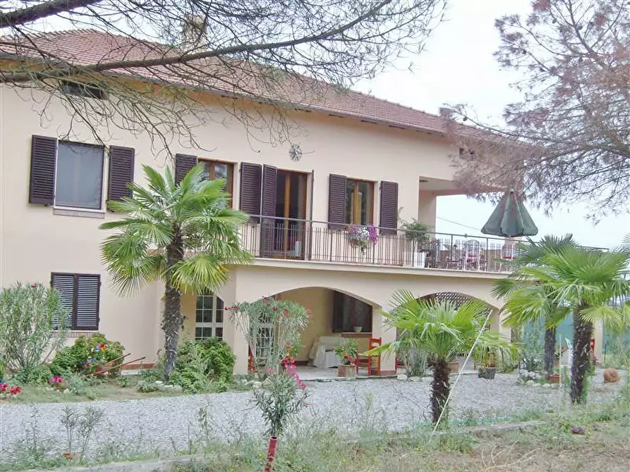 Immagine 1 di Villa in vendita  a Castiglione Del Lago