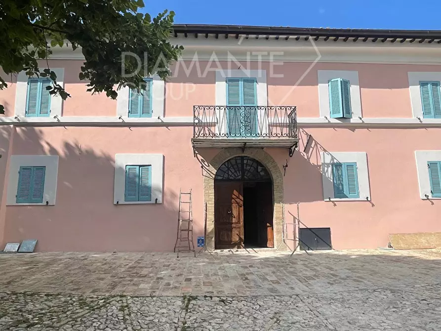 Immagine 1 di Villa in vendita  a Spoleto