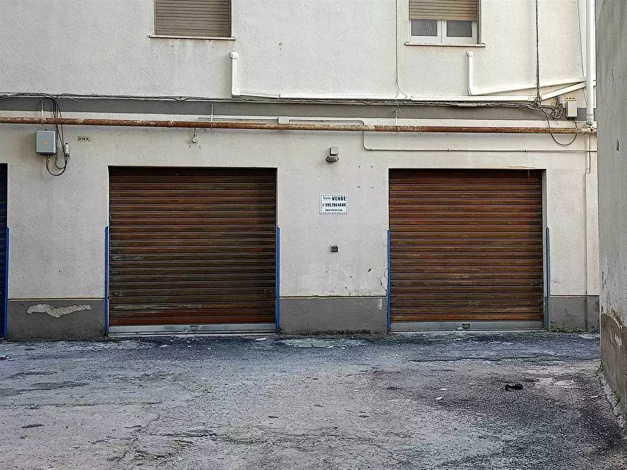 Immagine 1 di Locale commerciale in vendita  in VIA VILLA DI NAPOLI a Palermo