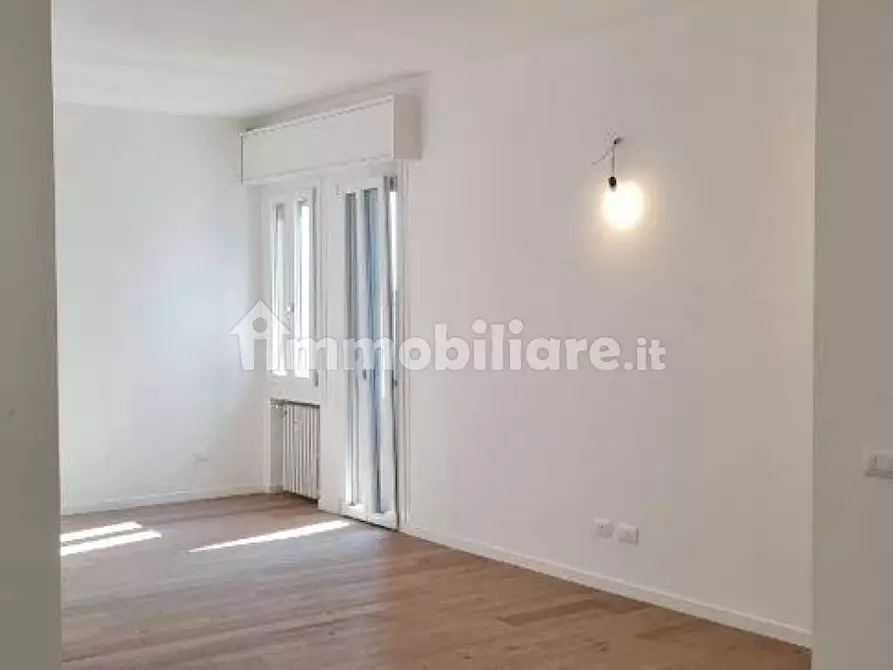 Immagine 1 di Appartamento in vendita  in FRATELLI ROSSELLI a Modena
