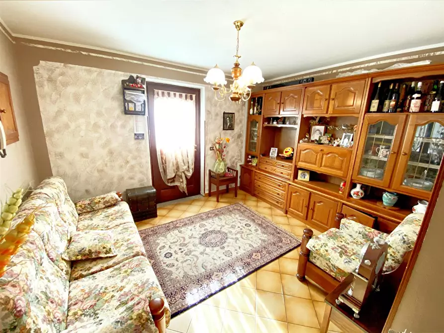Immagine 1 di Casa indipendente in vendita  a Antey-Saint-Andre'