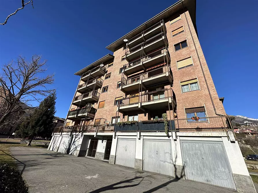 Immagine 1 di Appartamento in vendita  in via pasquettaz a Aosta