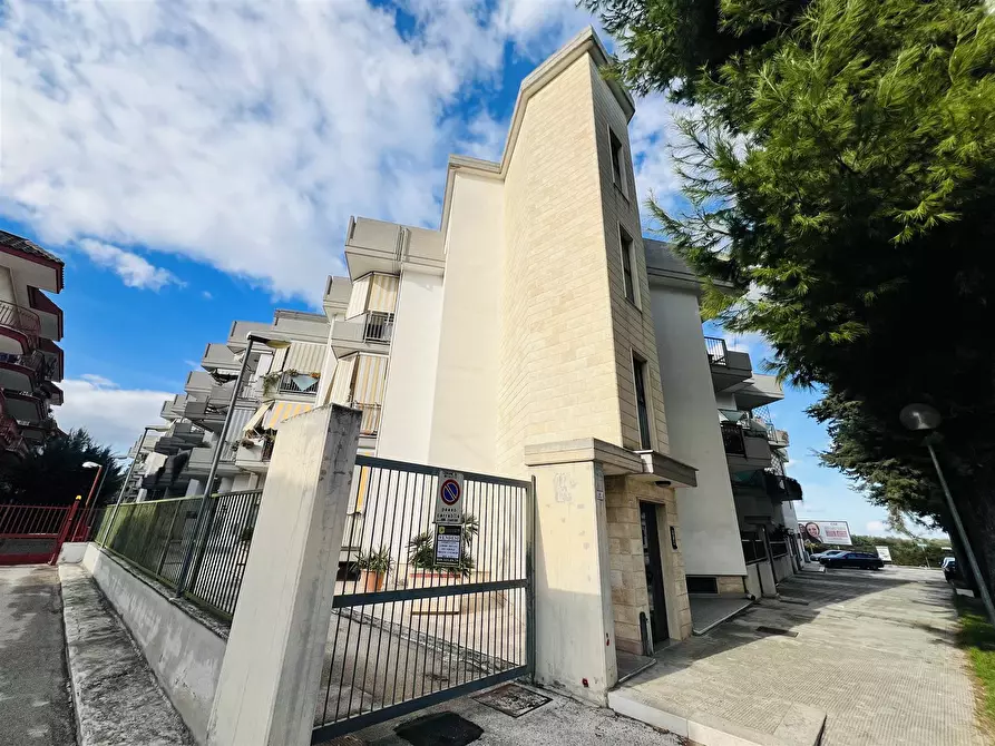 Immagine 1 di Appartamento in vendita  in Via Pietragallo a Binetto