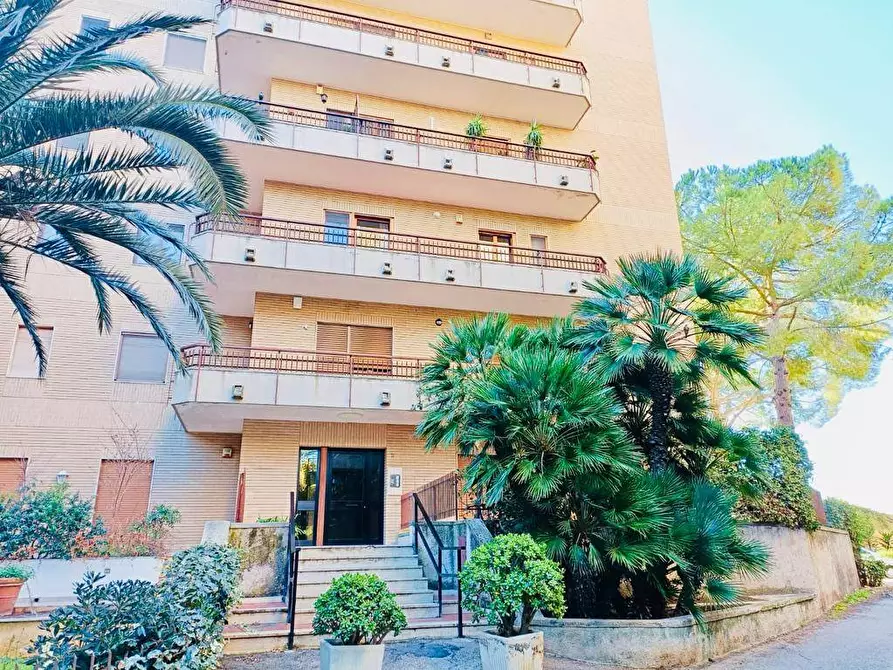 Immagine 1 di Appartamento in vendita  in Via delle Murge a Bari