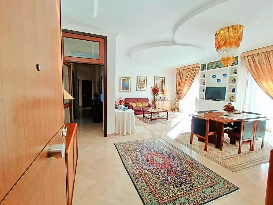 Immagine 1 di Appartamento in vendita  in Via Eroi di Dogali a Bari