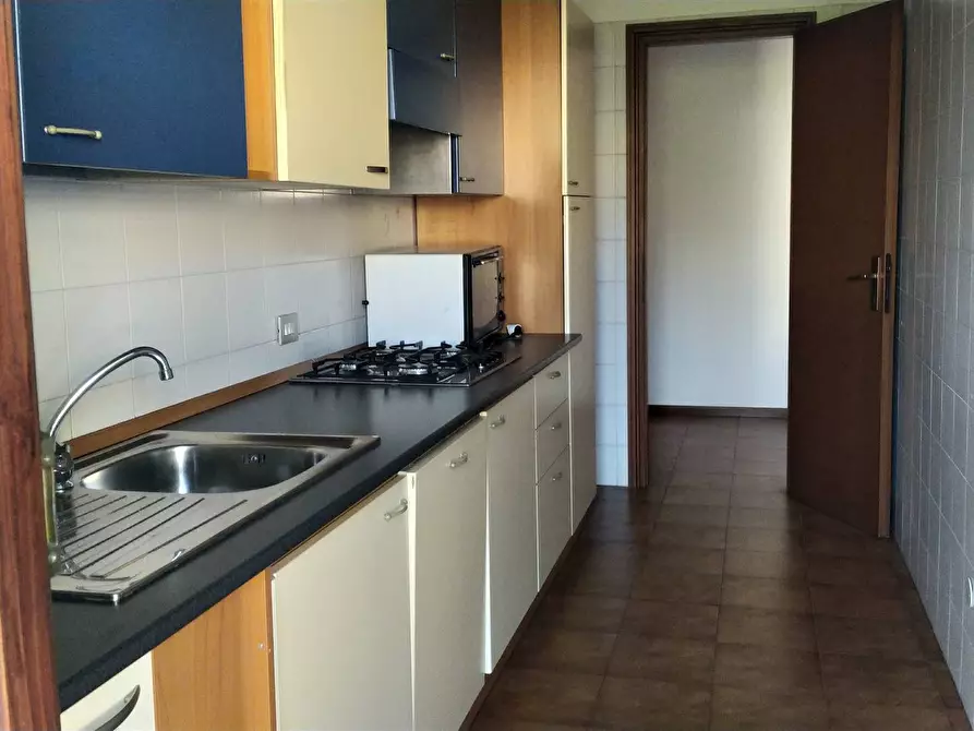 Immagine 1 di Appartamento in vendita  in VIA RAMBOTTI a Desenzano Del Garda