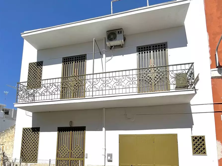 Immagine 1 di Casa indipendente in vendita  in VIA MARONCELLI a Canosa Di Puglia