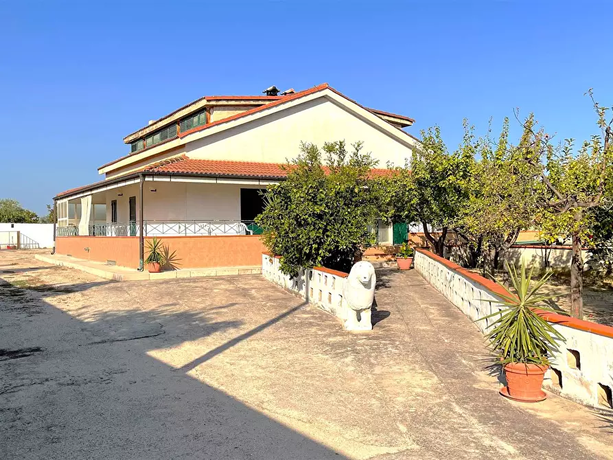 Immagine 1 di Villa in vendita  in VIA CORSICA a Canosa Di Puglia