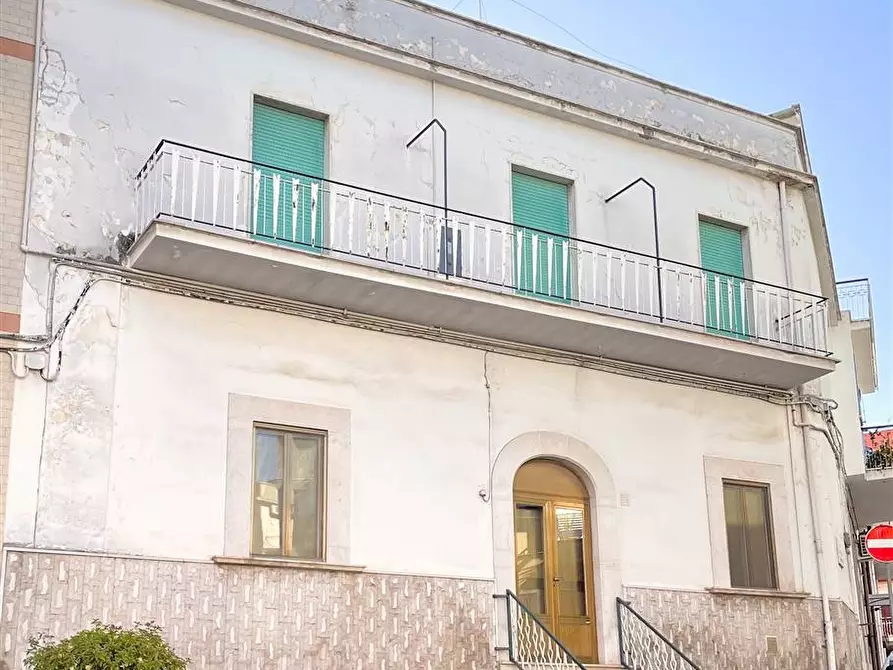 Immagine 1 di Casa indipendente in vendita  in VIA BOVIO a Canosa Di Puglia