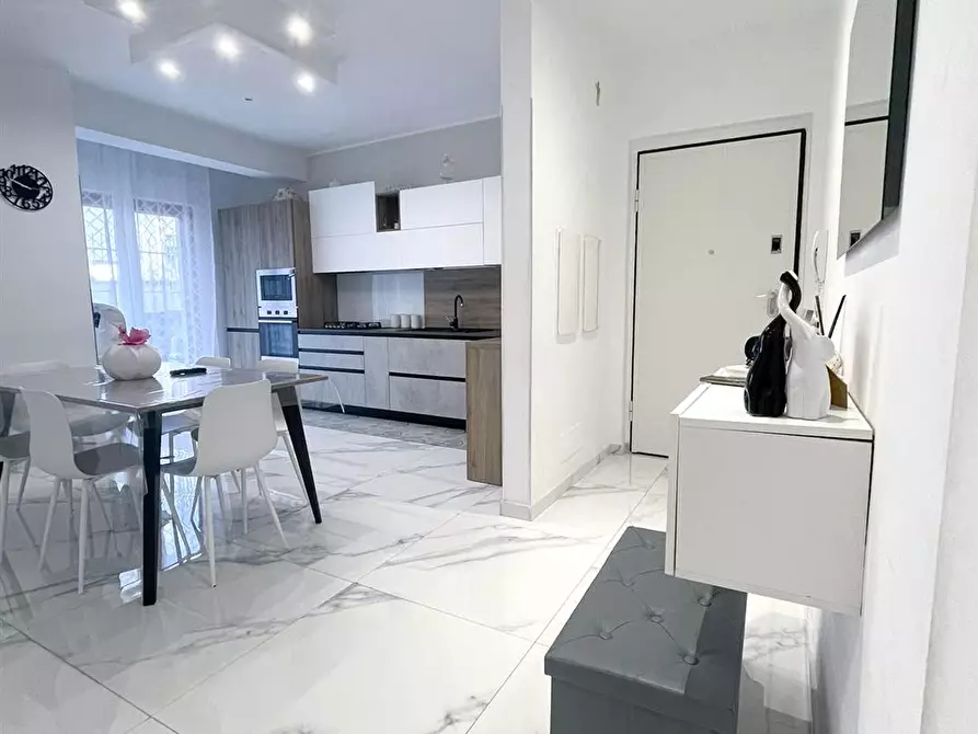 Immagine 1 di Appartamento in vendita  in VIA DANTE ALIGHIERI a Canosa Di Puglia