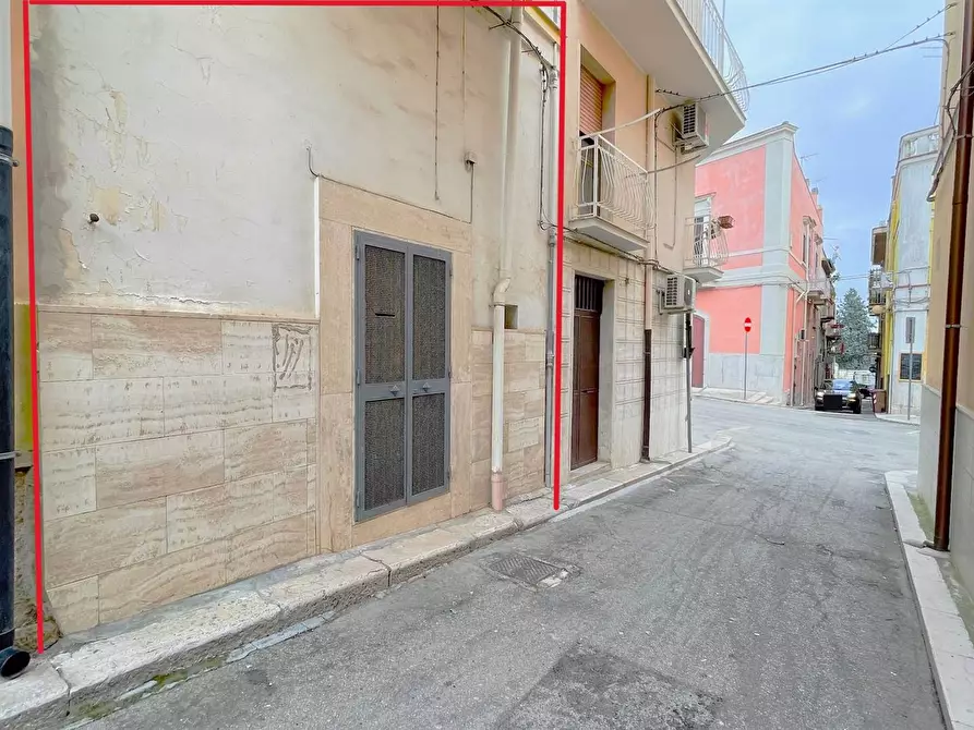 Immagine 1 di Casa indipendente in vendita  in VIA LEOPARDI a Canosa Di Puglia