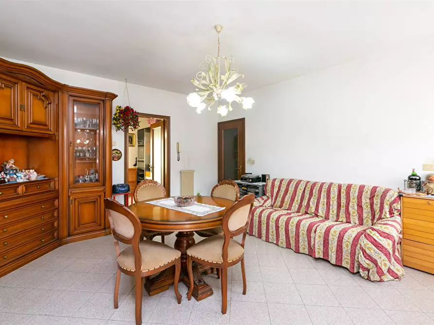 Immagine 1 di Villa in vendita  in VIA NENNI a San Dona' Di Piave