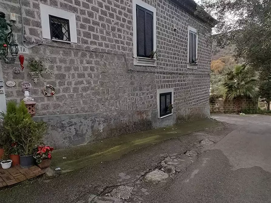 Immagine 1 di Villa in vendita  in Via Fischietti a Caserta