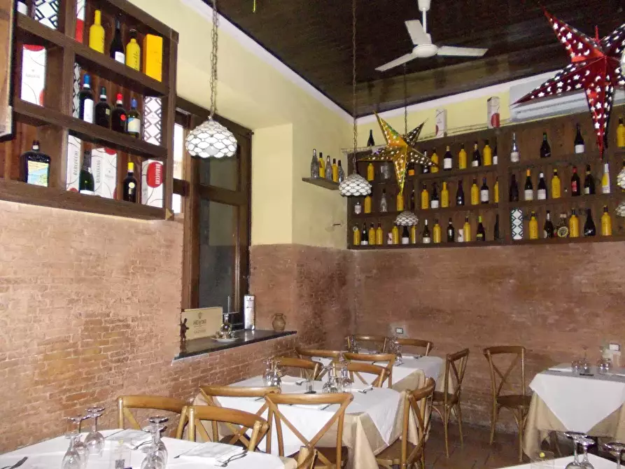 Immagine 1 di Bar / Ristorante in affitto  a Pozzuoli