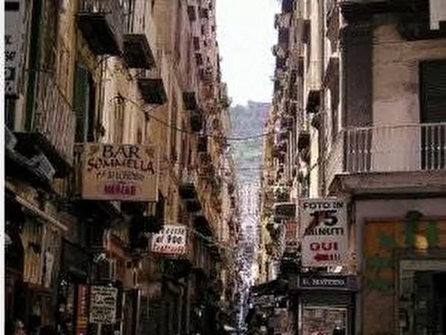 Immagine 1 di Attività commerciale in vendita  a Napoli