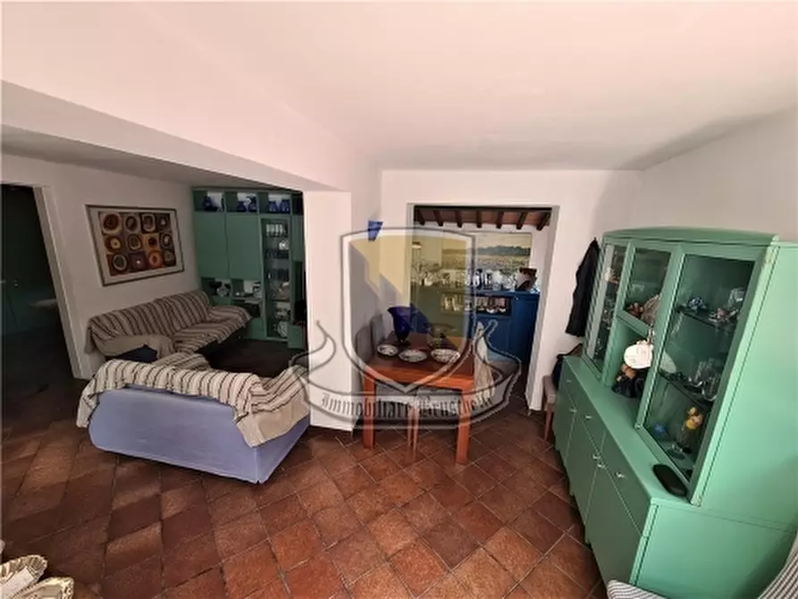 Immagine 1 di Villa in vendita  in PORTA OVILE a Siena