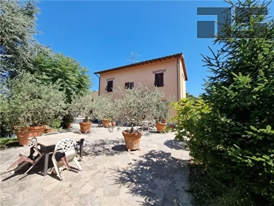 Immagine 1 di Villa in vendita  in VIA DI LIMITE 105 a Sesto Fiorentino