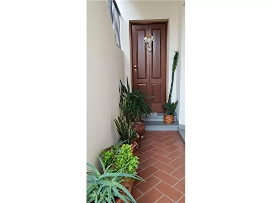 Immagine 1 di Appartamento in vendita  in LIBERTA' a Capraia E Limite