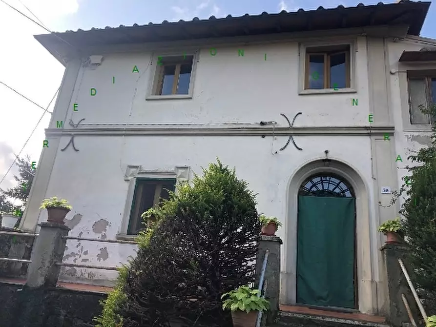Immagine 1 di Villa in vendita  in VIA VERDI a Vicchio