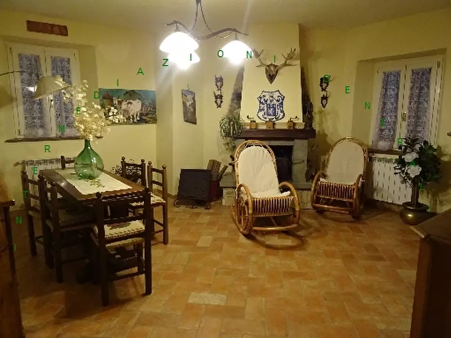 Immagine 1 di Villa in vendita  in VIALE DELLA LIBERTA' 19 a Barberino Di Mugello